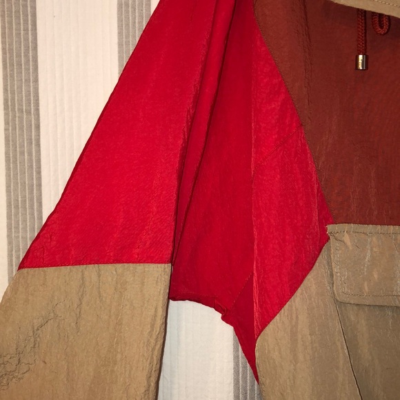 Color-Block Crop Hooded Windbreaker - Picture 4 of 8